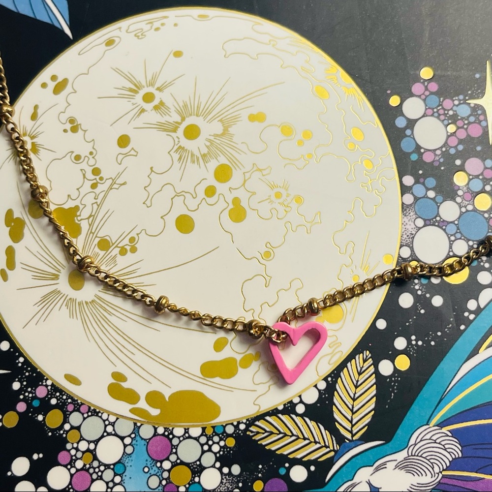 Short heart necklace